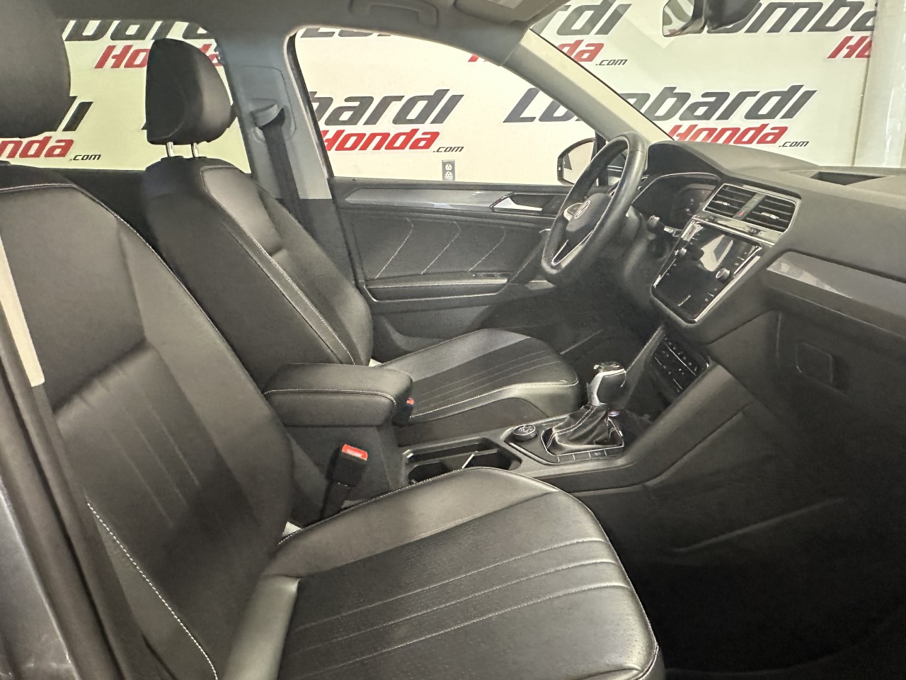 2024 Volkswagen Tiguan - Image 21