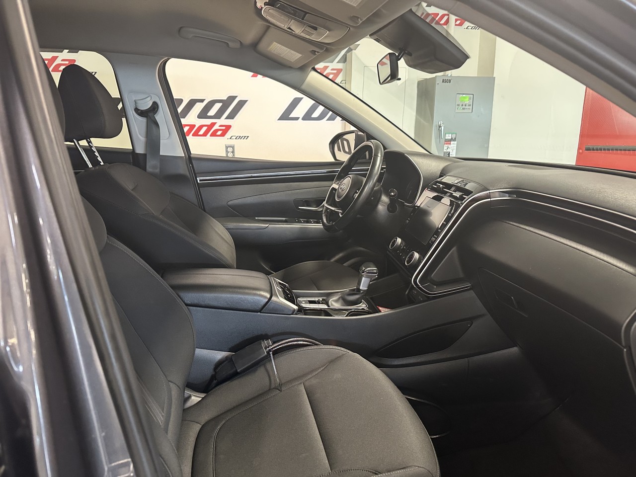 2022 Hyundai Tucson - Image 23