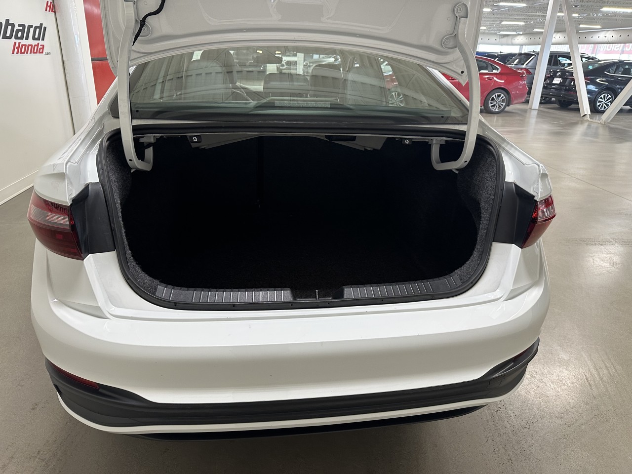 2024 Volkswagen Jetta - Image 20