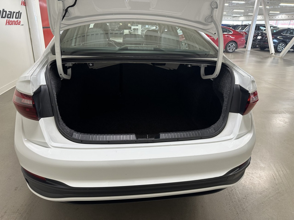 2024 Volkswagen Jetta - Image 20