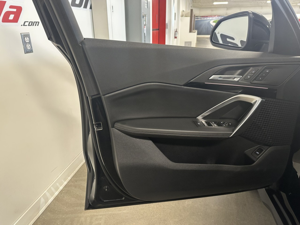 2025 BMW X1 - Image 11
