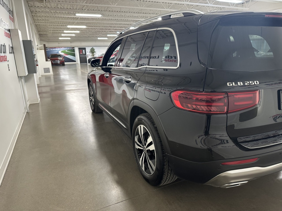 2024 Mercedes-Benz GLB - Image 11