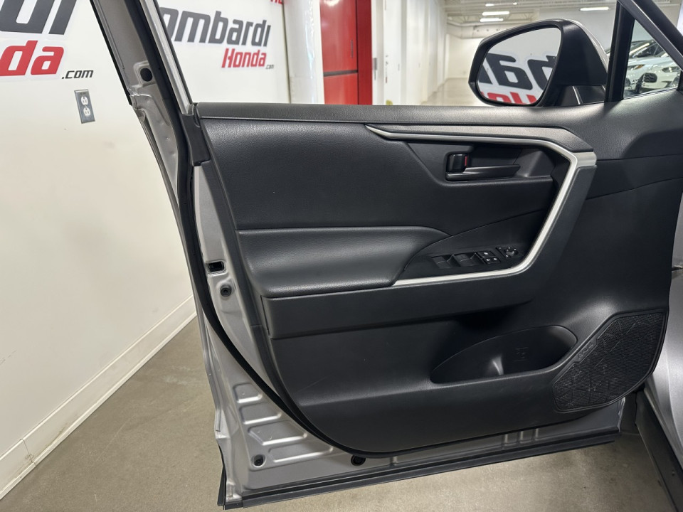 2024 Toyota RAV4 - Image 12