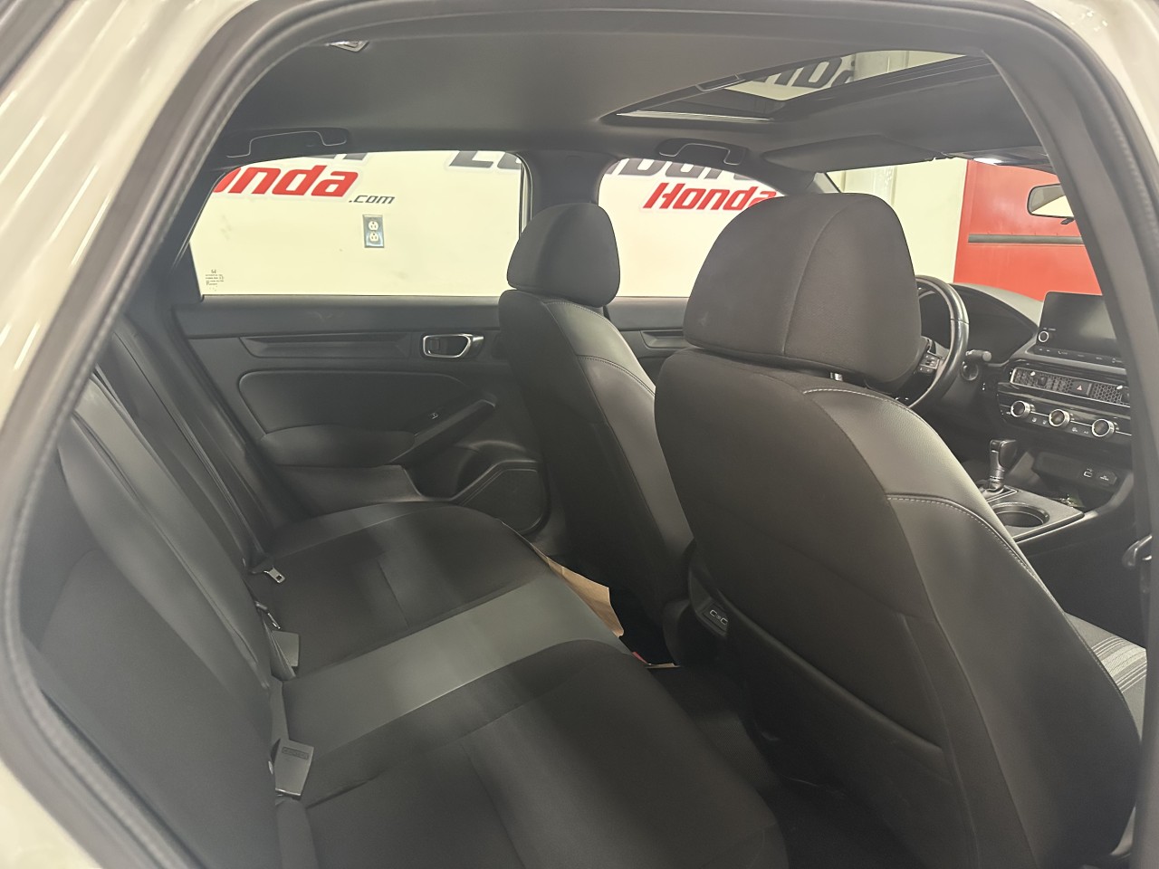 2022 Honda Civic - Image 25
