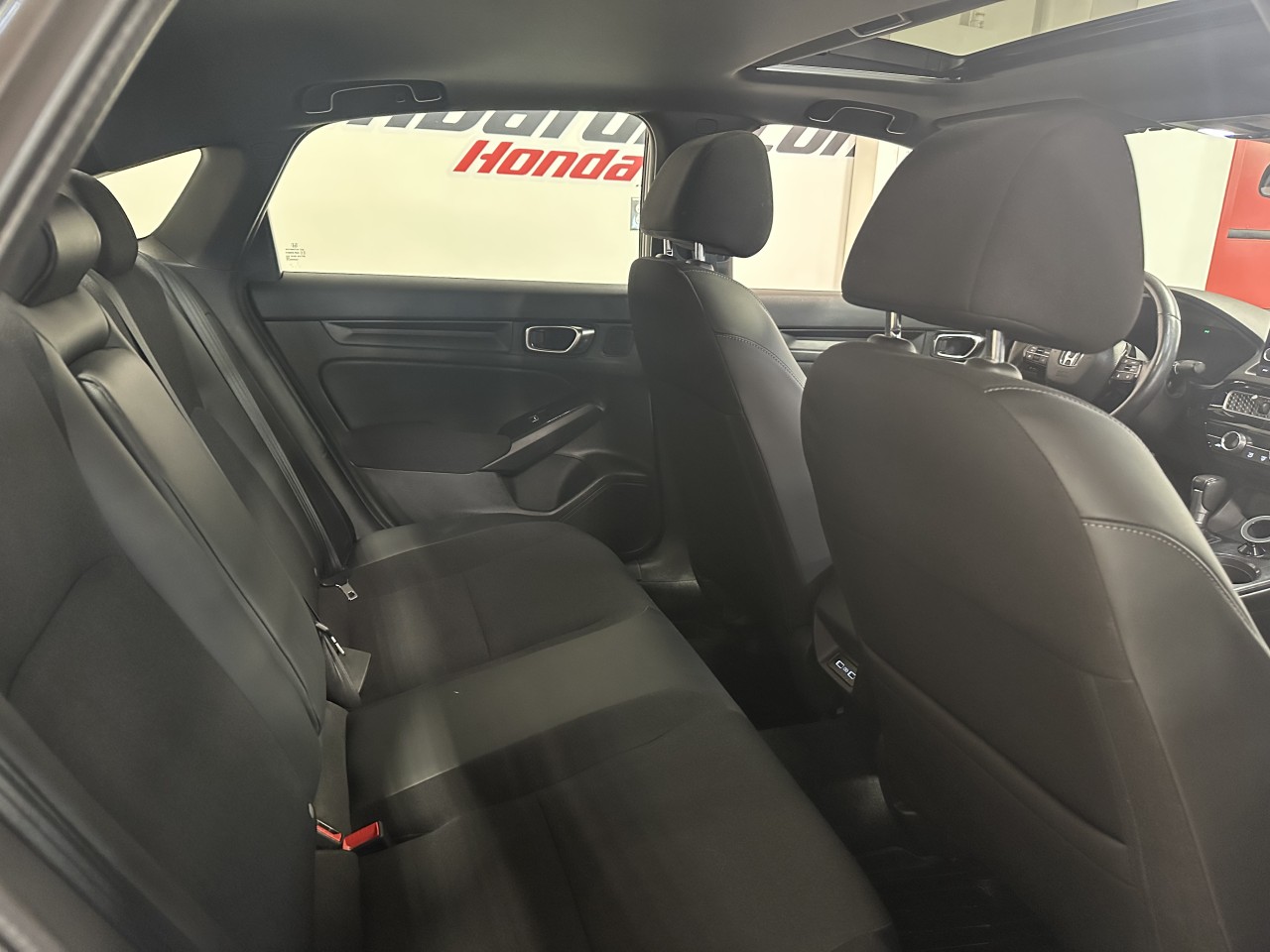 2022 Honda Civic - Image 25