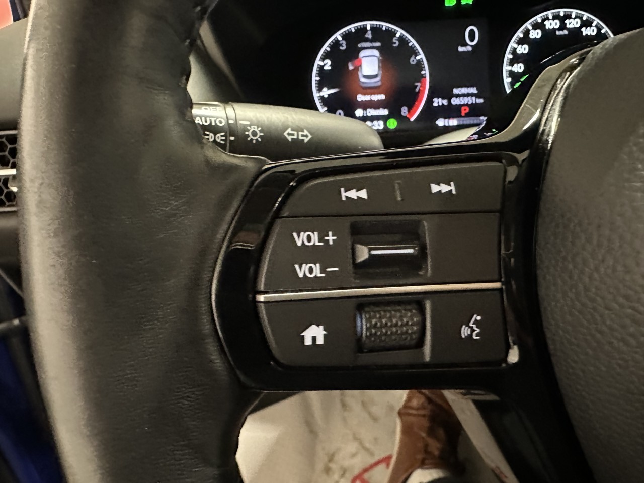 2023 Honda HR-V - Image 17