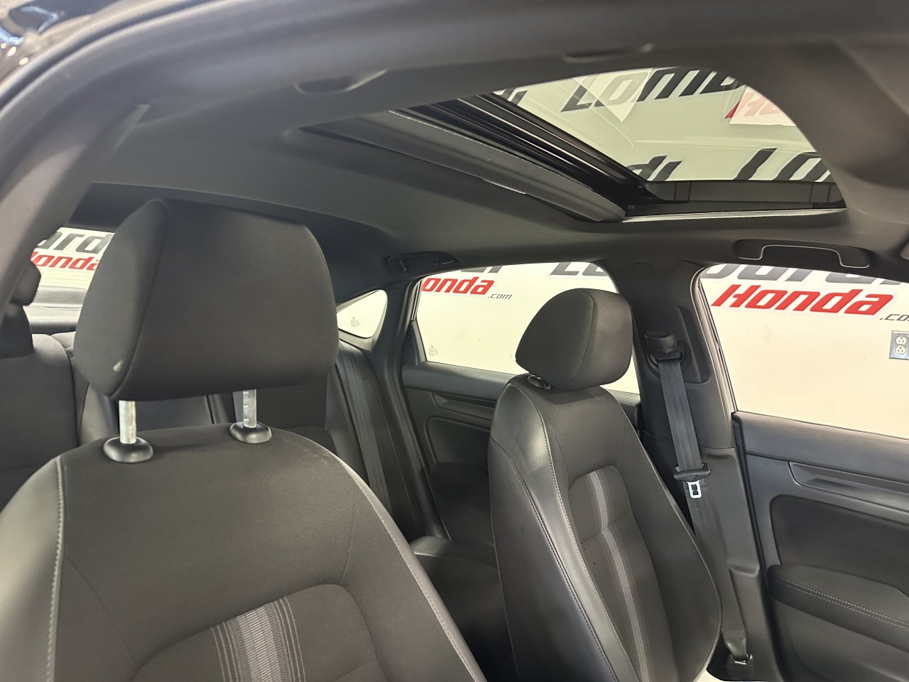 2023 Honda Civic - Image 25