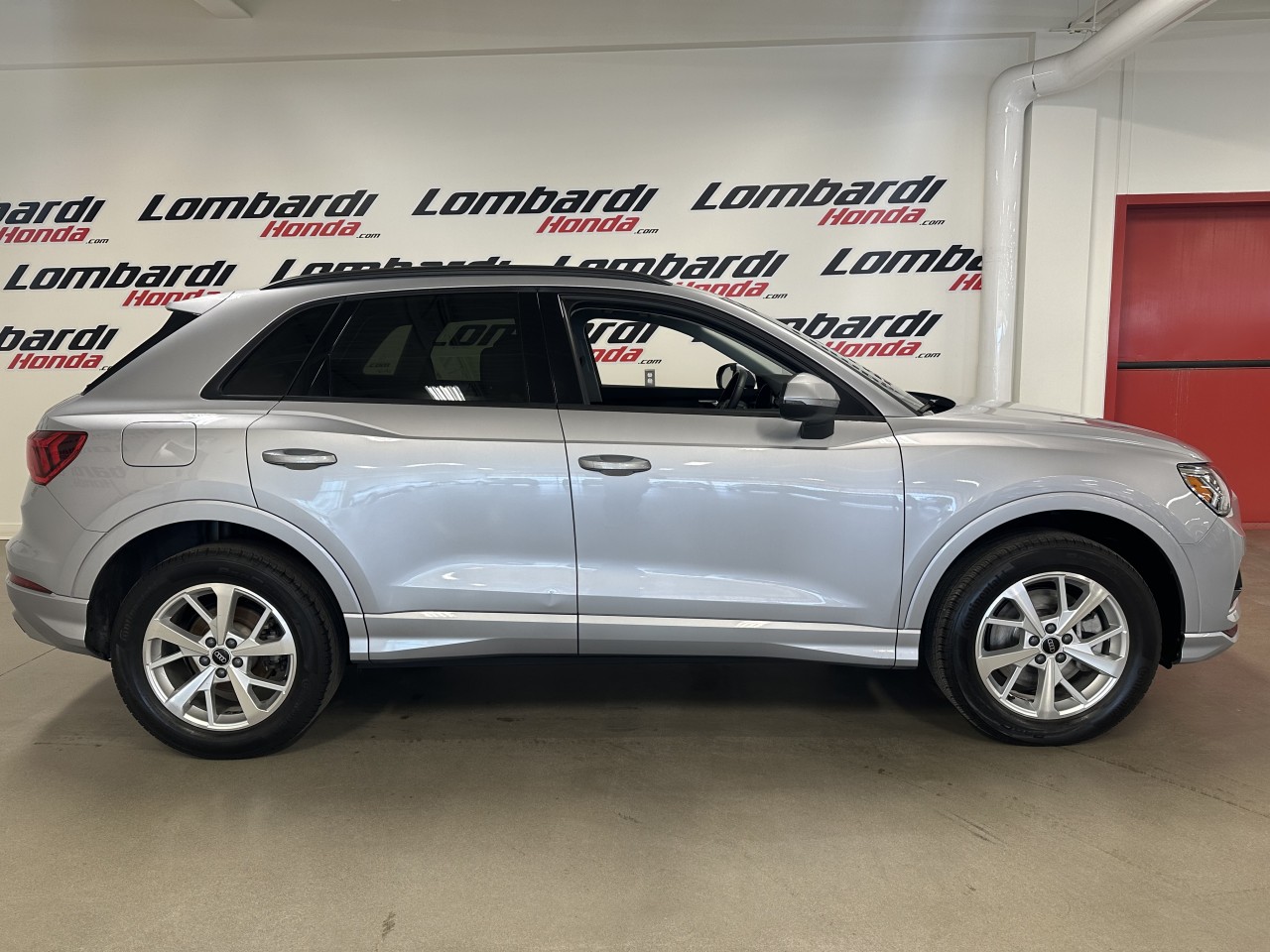 2025 Audi Q3 - Image 7