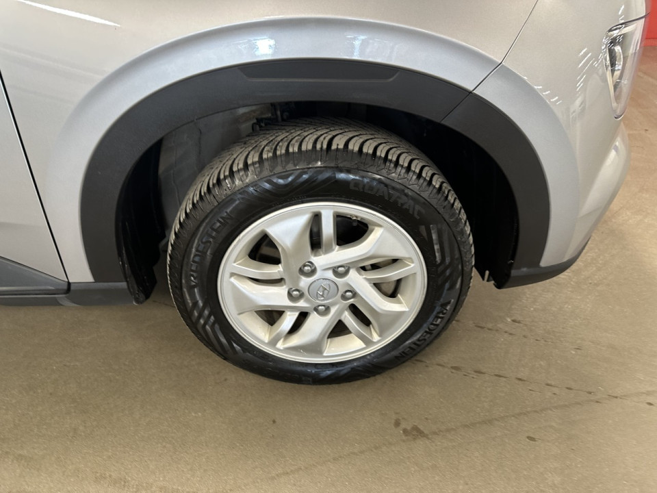 2024 Hyundai Venue - Image 10