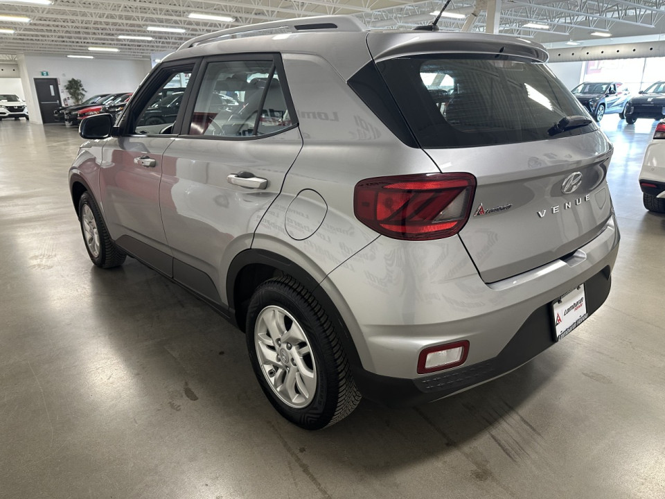 2024 Hyundai Venue - Image 11